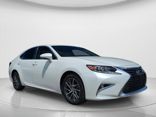 Eminent White Pearl 2018 Lexus ES 350 Base