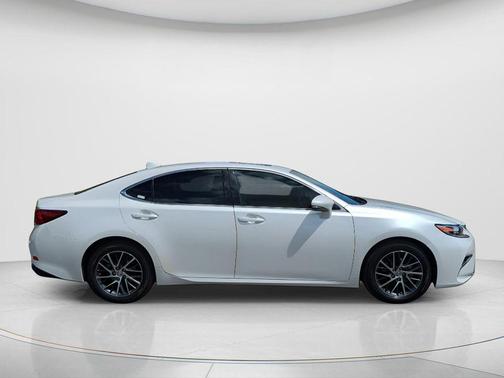 Eminent White Pearl 2018 Lexus ES 350 Base