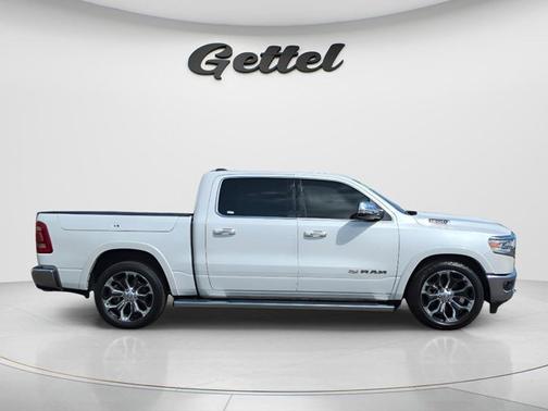 Ivory White Tri-Coat Pearlcoat 2022 RAM 1500 Longhorn