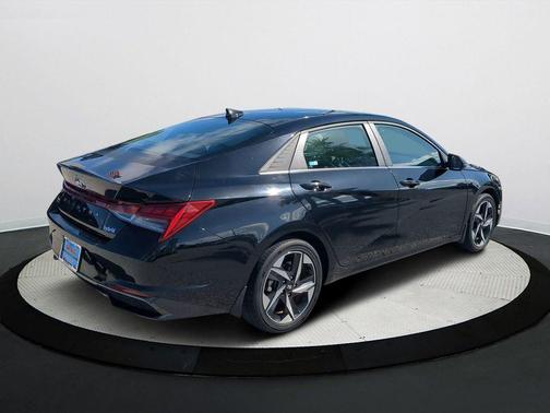 2023 Hyundai ELANTRA HEV Limited