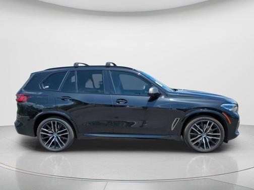 Black Sapphire Metallic 2022 BMW X5 M50i