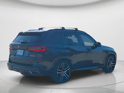 Black Sapphire Metallic 2022 BMW X5 M50i