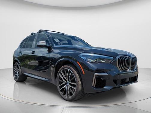 Black Sapphire Metallic 2022 BMW X5 M50i