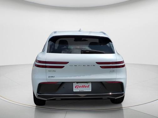 Uyuni White 2026 Genesis GV70 2.5T Select