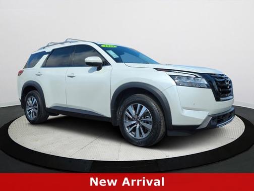 2022 Nissan Pathfinder SL 4WD