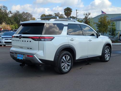 2022 Nissan Pathfinder SL 4WD