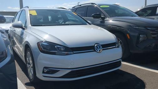 Pure White 2019 Volkswagen Golf SportWagen TSI SE