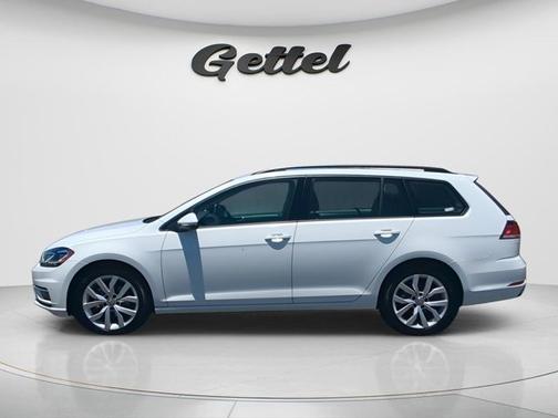 Pure White 2019 Volkswagen Golf SportWagen TSI SE