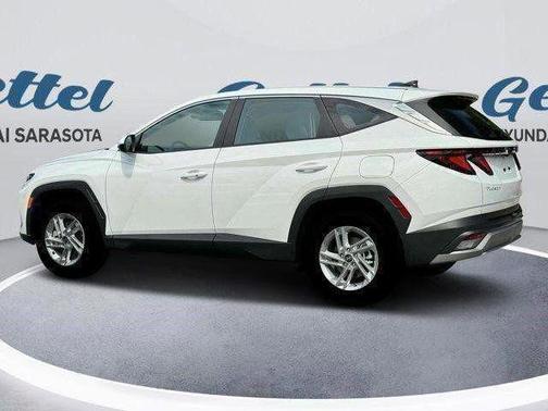 2025 Hyundai TUCSON SE