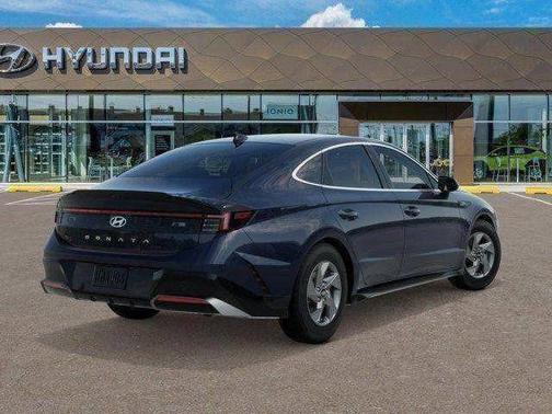 2025 Hyundai SONATA SE