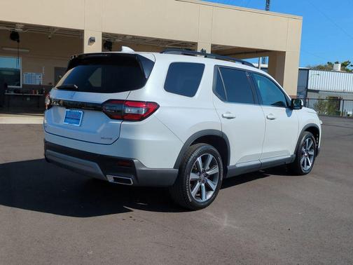 2023 Honda Pilot AWD Elite