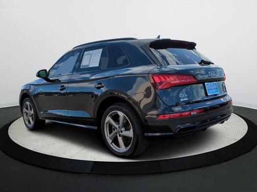 2020 Audi Q5 45 Titanium Premium