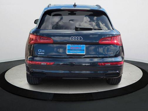 2020 Audi Q5 45 Titanium Premium