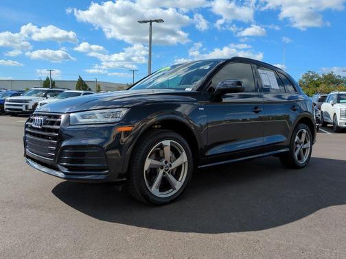 2020 Audi Q5 45 Titanium Premium