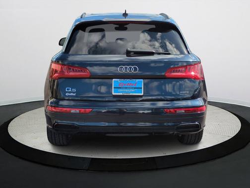 2020 Audi Q5 45 Titanium Premium