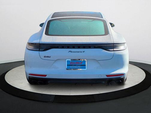2022 Porsche Panamera 4 Platinum Edition