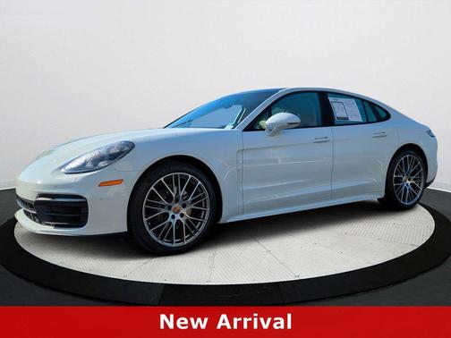 2022 Porsche Panamera 4 Platinum Edition