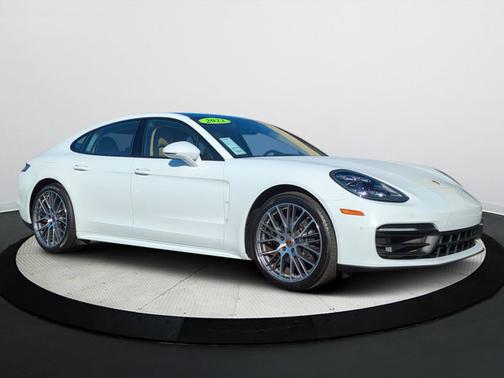 2022 Porsche Panamera 4 Platinum Edition