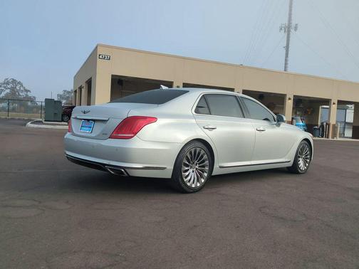 2017 Genesis G90 Premium