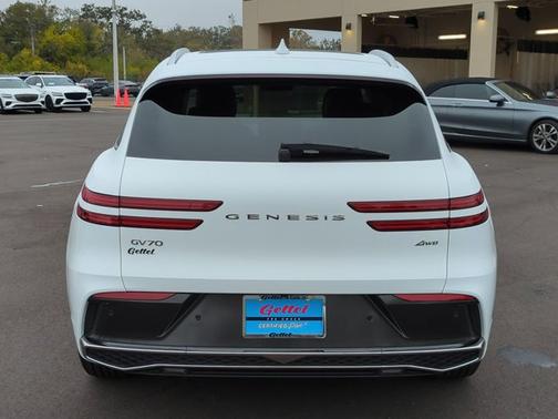 2026 Genesis GV70 2.5T Select