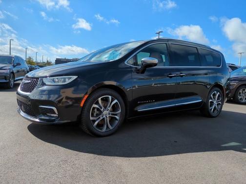 2022 Chrysler Pacifica L