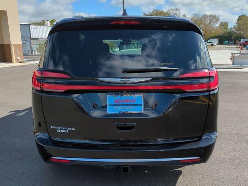 2022 Chrysler Pacifica L