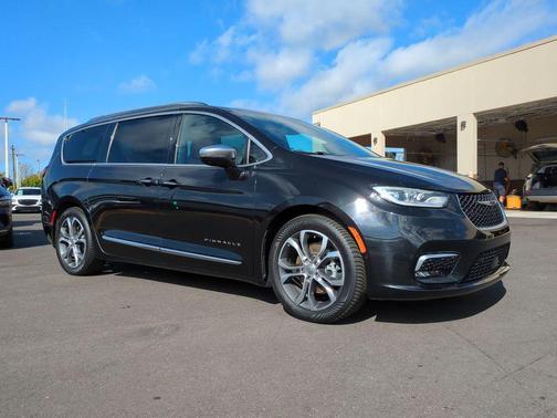 2022 Chrysler Pacifica L