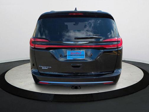 2022 Chrysler Pacifica L