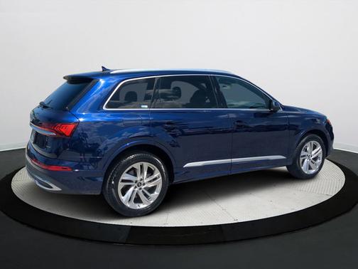 2021 Audi Q7 45 Premium Plus