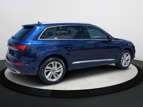 2021 Audi Q7 45 Premium Plus