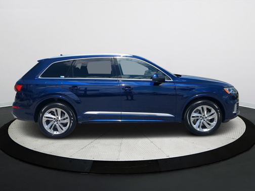2021 Audi Q7 45 Premium Plus