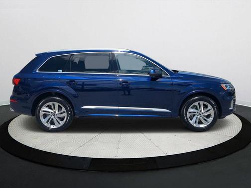 2021 Audi Q7 45 Premium Plus