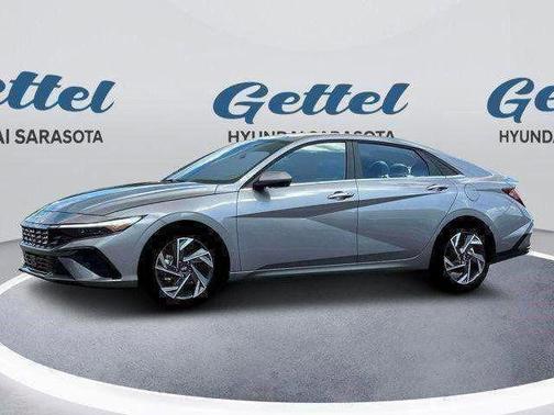 2025 Hyundai ELANTRA SEL