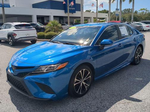 2018 Toyota Camry SE