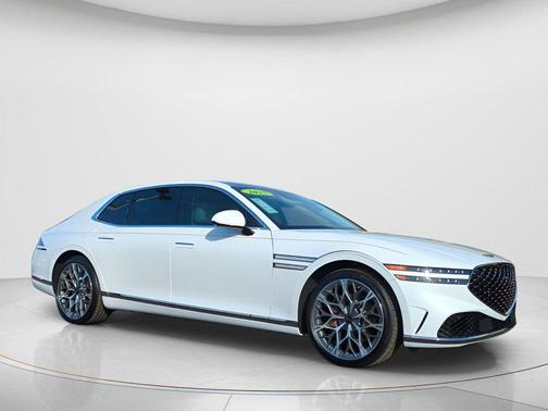 Uyuni White 2025 Genesis G90 3.5T e-SC AWD