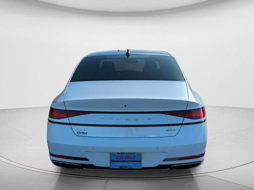 Uyuni White 2025 Genesis G90 3.5T e-SC AWD