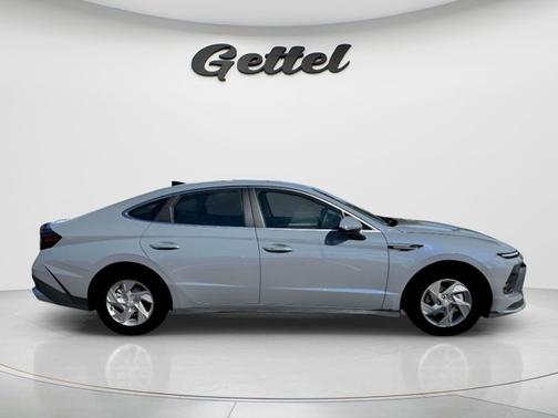 Transmission Blue 2026 Hyundai SONATA SE