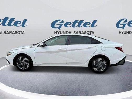 2025 Hyundai ELANTRA SEL