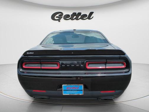 Pitch Black Clearcoat 2022 Dodge Challenger R/T