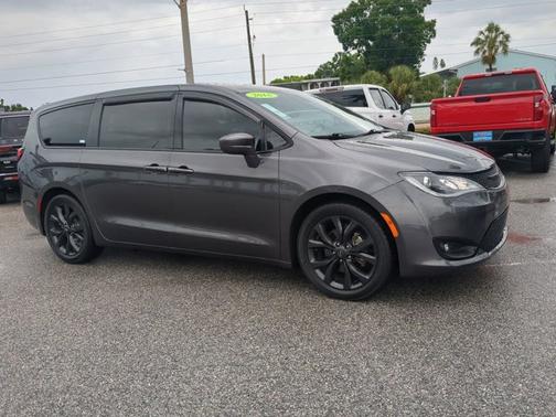 2018 Chrysler Pacifica Touring Plus