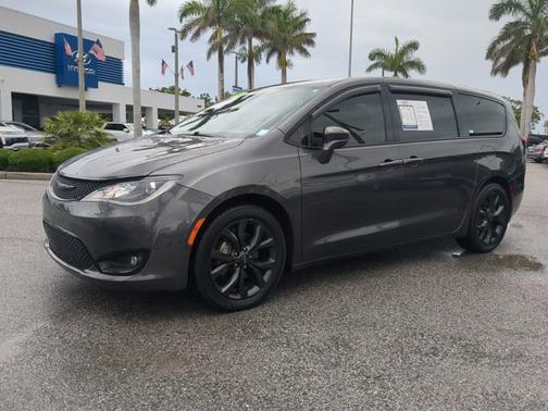 2018 Chrysler Pacifica Touring Plus