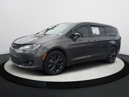 2018 Chrysler Pacifica Touring Plus