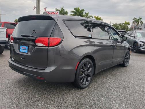 2018 Chrysler Pacifica Touring Plus