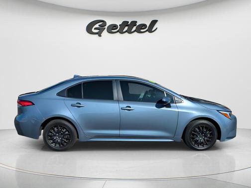 2025 Toyota Corolla Hybrid SE