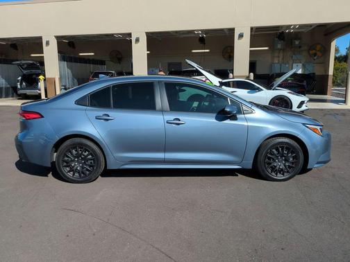 2025 Toyota Corolla Hybrid SE