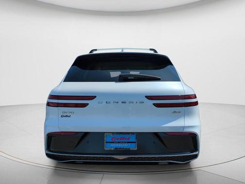 Uyuni White 2026 Genesis GV70 2.5T