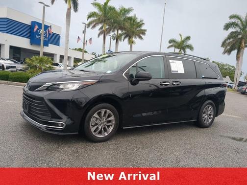 2023 Toyota Sienna XLE