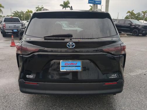 2023 Toyota Sienna XLE