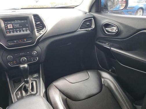 2021 Jeep Cherokee Altitude