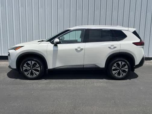 White 2021 Nissan Rogue SV